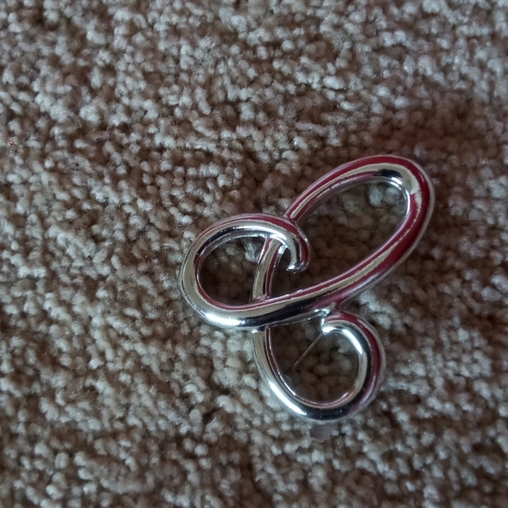 Vintage cursive  initial 'C' lapel/sweater brooch